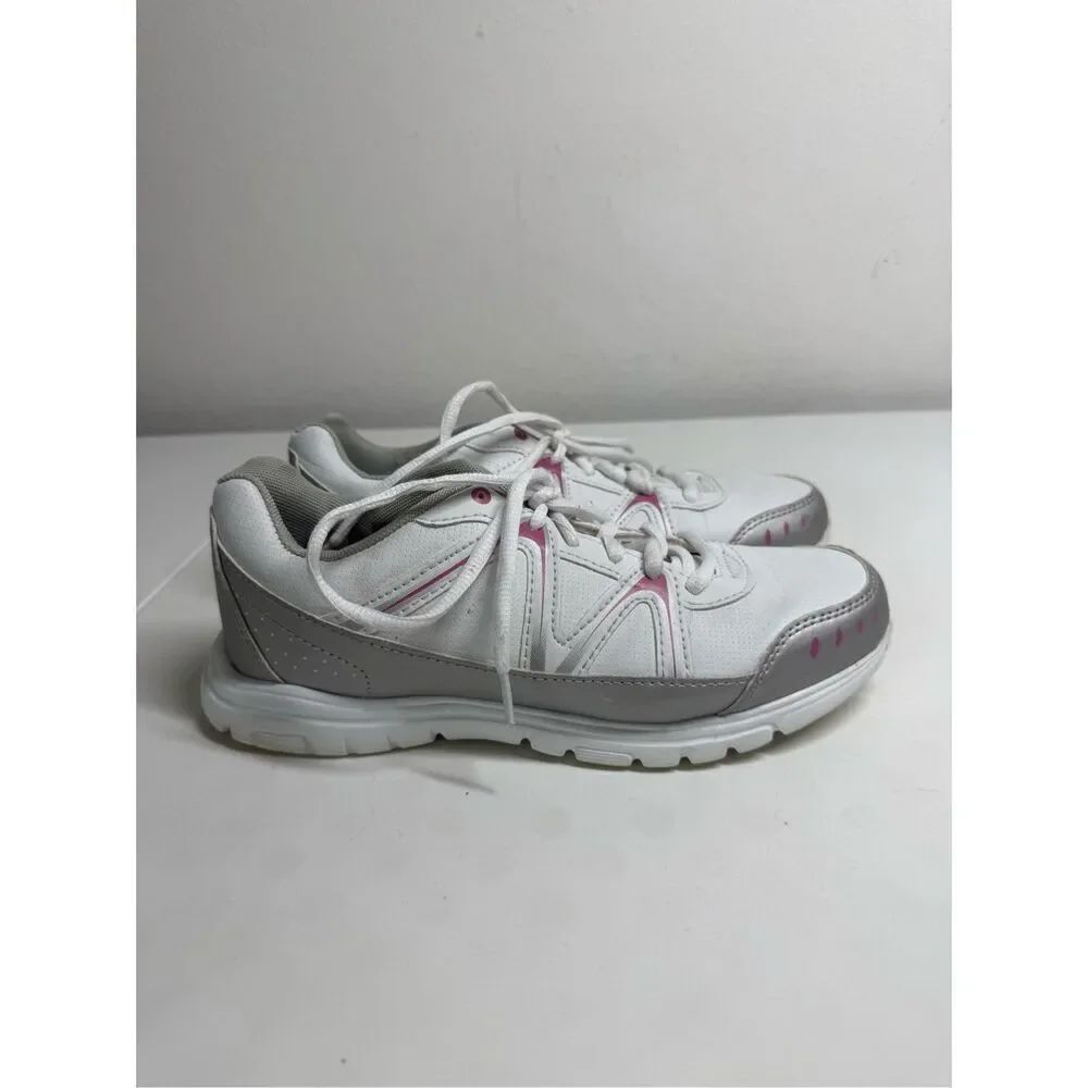 Women's Essential Light Weight Athletic Shoes White Size 8,5 - Picture 1 of 15